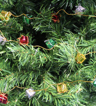 Load image into Gallery viewer, TRADITIONS VINTAGE 3ft MINIATURE METALLIC FOIL GIFT WRAP PACKAGES MINI GARLAND