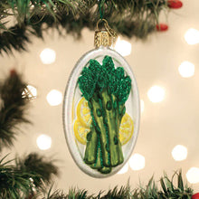 Load image into Gallery viewer, OLD WORLD CHRISTMAS ASPARAGUS GLASS CHRISTMAS ORNAMENT 28144