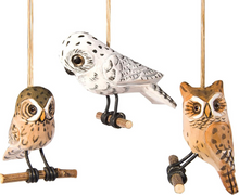 Load image into Gallery viewer, GALLERIE II SET OF 3 HAND CARVED 3" WOODEN OWL WOODLAND BIRD CHRISTMAS ORNAMENTS
