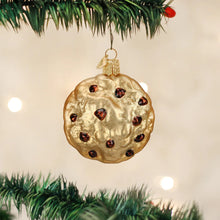 Load image into Gallery viewer, OLD WORLD CHRISTMAS CHOCOLATE CHIP COOKIE GLASS CHRISTMAS ORNAMENT 32143