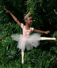 Load image into Gallery viewer, KSA HAND PAINTED AFRICAN AMERICAN BALLERINA ON POINTE BALLET XMAS ORNAMENT A
