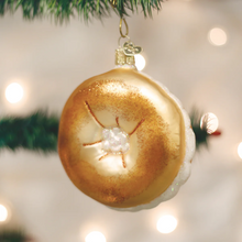 Load image into Gallery viewer, OLD WORLD CHRISTMAS BAGEL BLOWN GLASS CHRISTMAS ORNAMENT 32221
