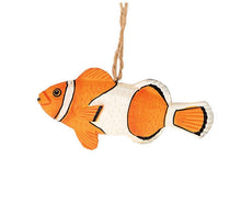 Load image into Gallery viewer, GALLERIE II 4" HANDMADE WOODEN TROPICAL FISH COASTAL CHRISTMAS ORNAMENT STYLE 3
