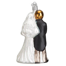 Load image into Gallery viewer, OLD WORLD CHRISTMAS BRIDAL COUPLE GLASS CHRISTMAS ORNAMENT 10163
